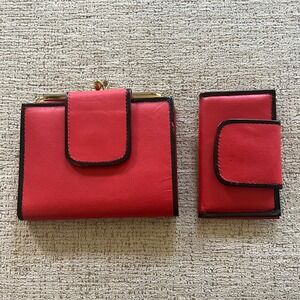 Vintage Amity Red Cowhide Leather Wallet and Flip-Lock‎ Key Case Set 7052160